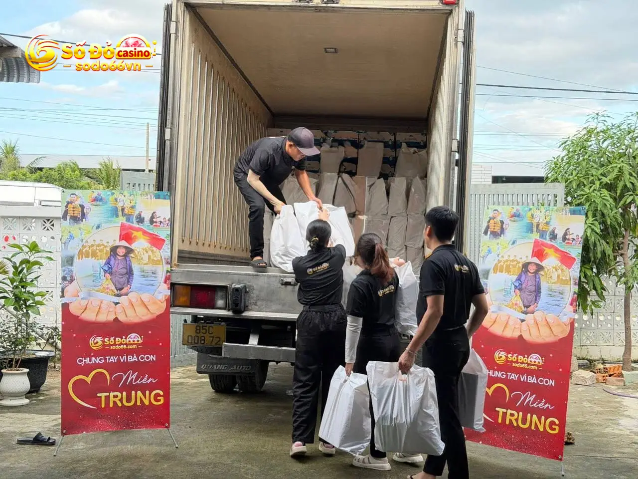 hình ảnh sodo66 hỗ trợ bà con miền trung 1